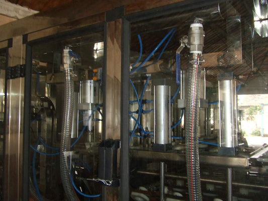 PET Bottle Aseptic Liquid Filling Machine 3 In 1 Auto Washing Filling Capping Machine